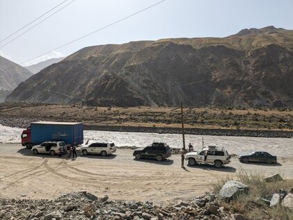 baustelle, gegenüber liegt afghanistan